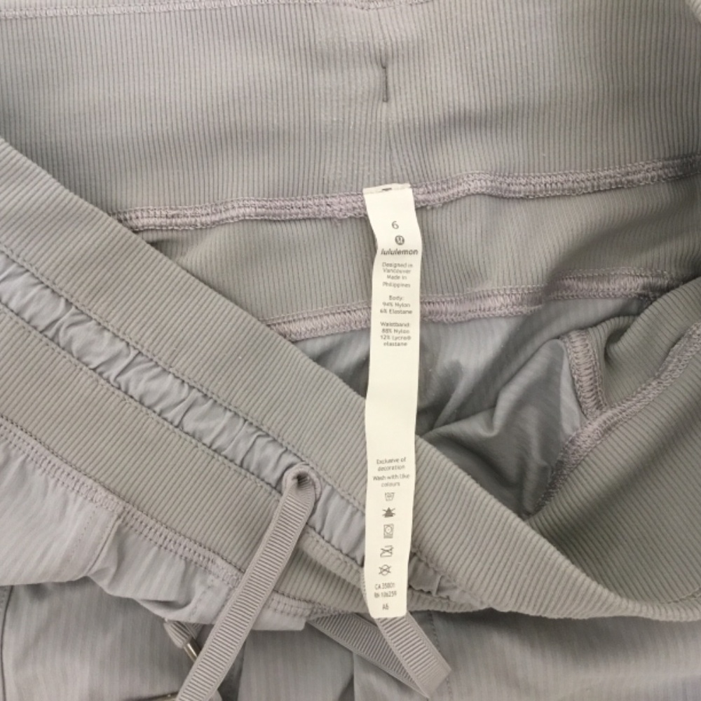 Lululemon ca 35801 RN 106259 Size - 6 - Picture 2 of 6